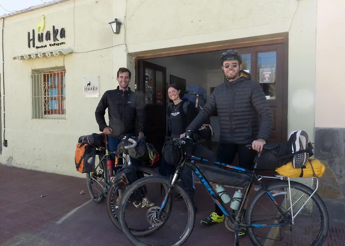 Huaka Hostel And Guest House